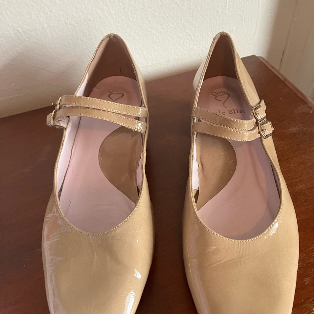Sole Bliss Women's Beige Patent Mary Jane Flats